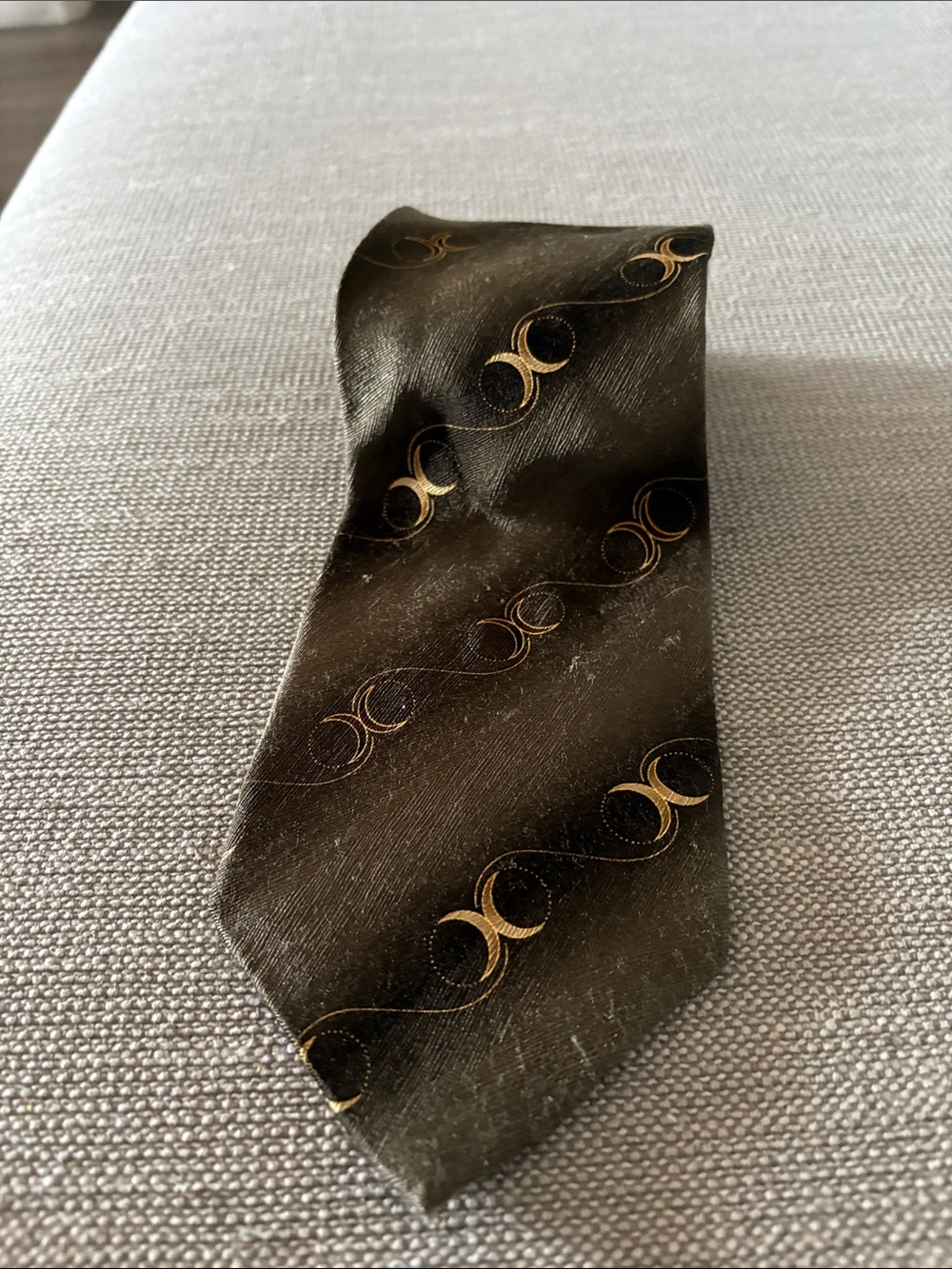 Bergamo Silk Tie Tie with Gold Crescent Motif